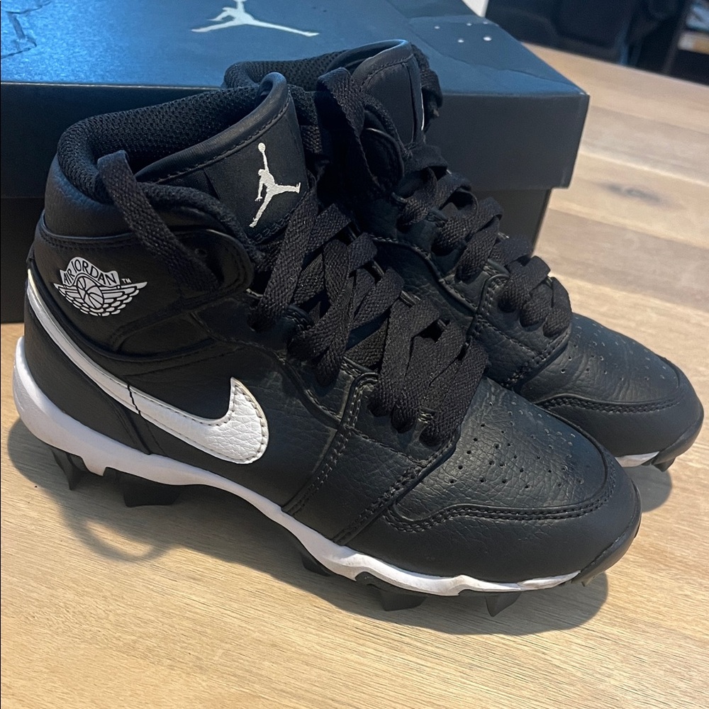Jordan 1 Mid Youth Cleat